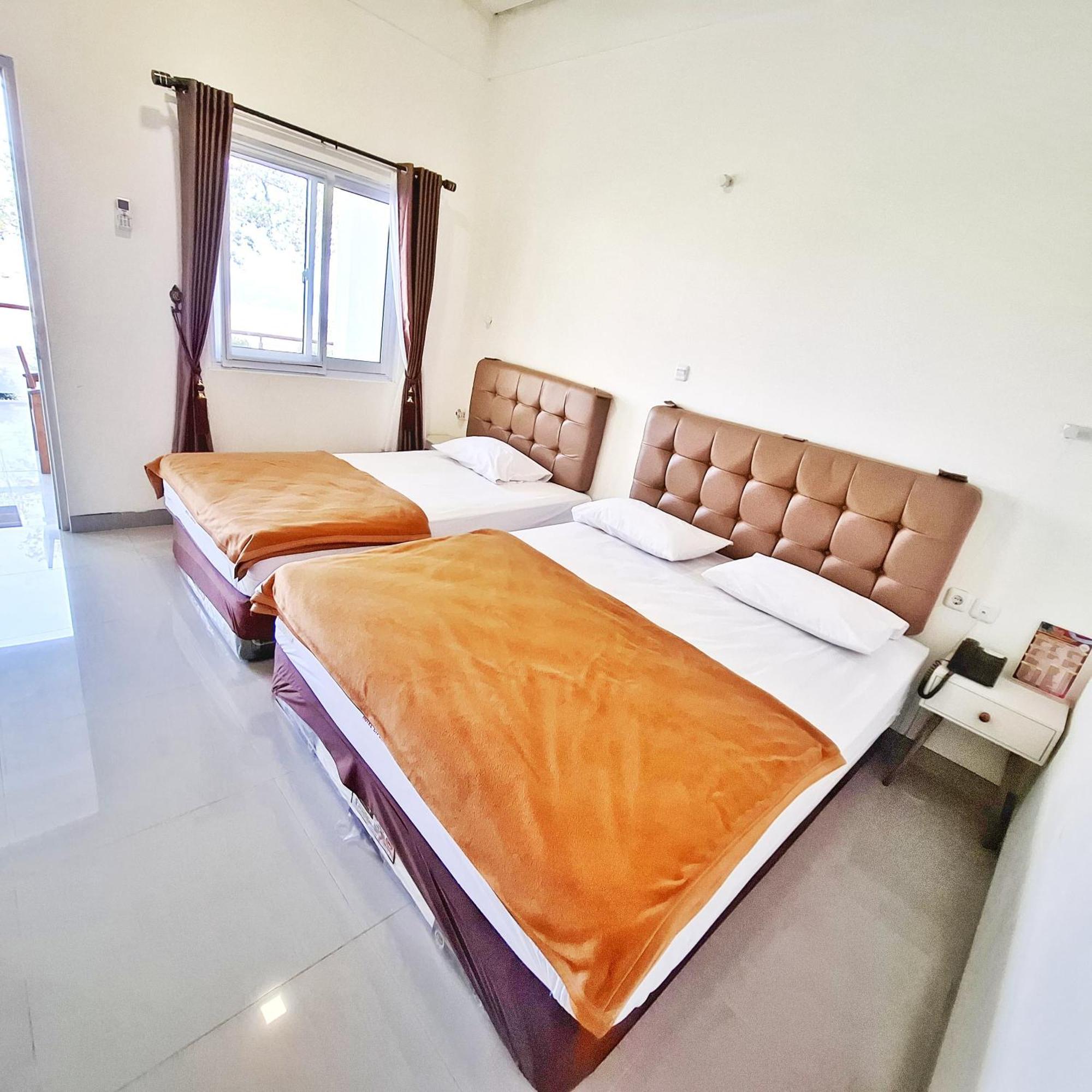 Hotel Cipunaga Ciemas Bagian luar foto