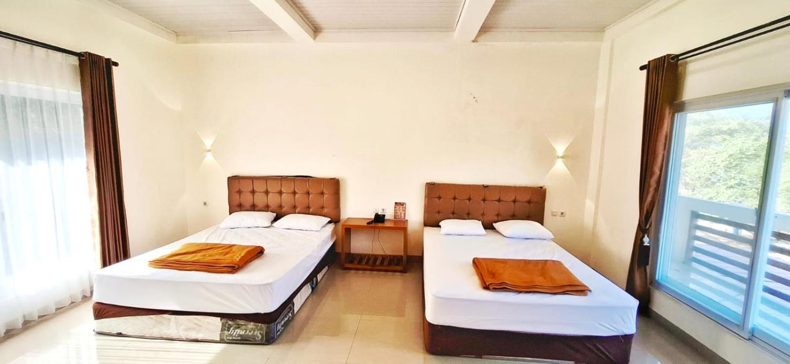 Hotel Cipunaga Ciemas Bagian luar foto