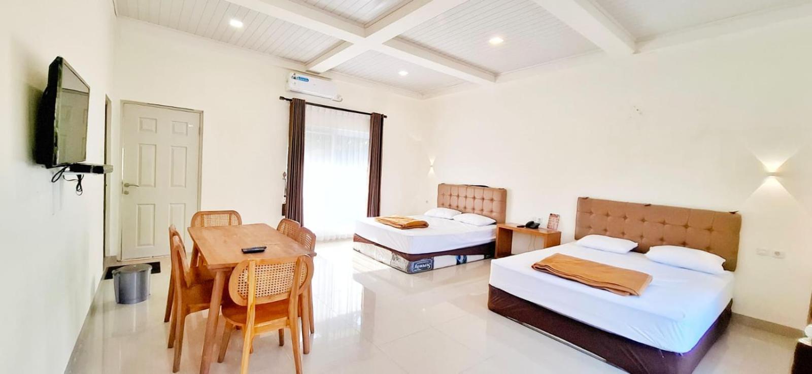 Hotel Cipunaga Ciemas Bagian luar foto